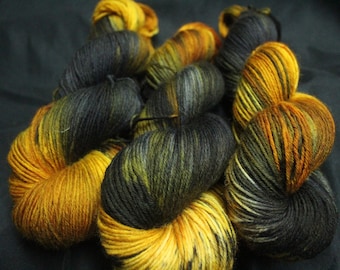 Hand-dyed sock yarn 6X! Color -Goldmarie- 150g/420 m