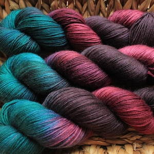 Fio de meia tingido à mão "supersoft" Merino extrafino, cor "Favorito"!