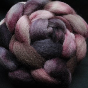 New: Hand-dyed roving BFL-Antique Mauve-