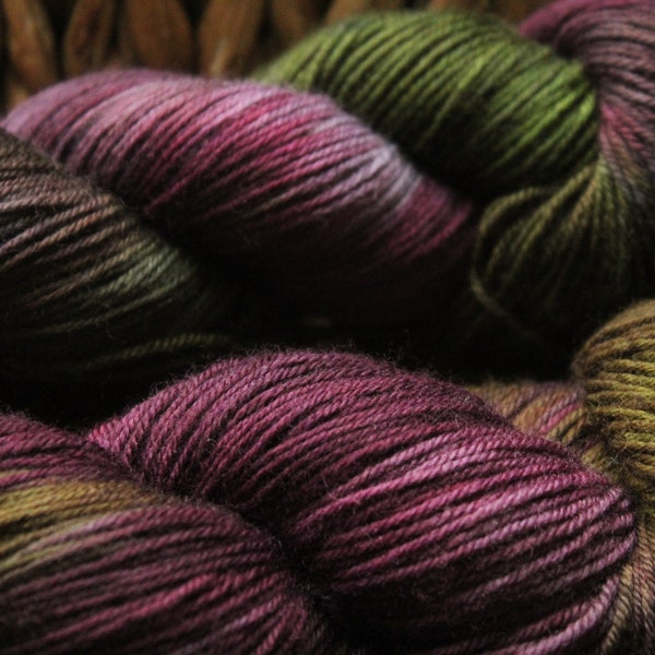 Sockenwolle "supersoft" extrafeine Merino, Farbton "Brombeersommer"!