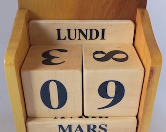 eeuwigdurende kalender in mat gelakt hout
