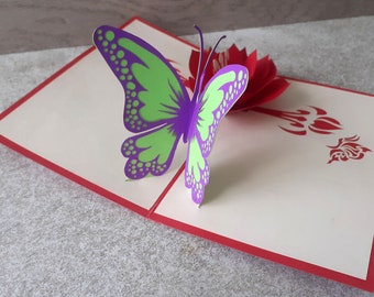 carte en 3D personnalisable du papillon sur la fleur