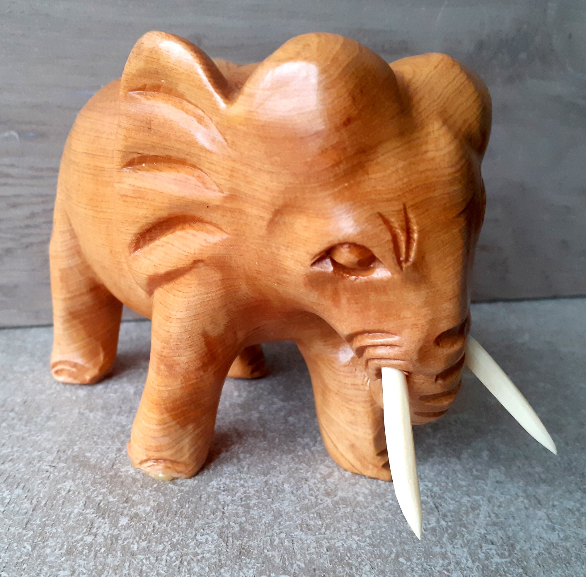 statuette en Bois Massif de L'éléphant