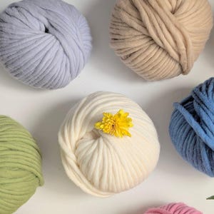 Chunky Yarn Crochet Yarn Bulky Yarn 100% Chunky Wool Yarn Knitting 100g Yarn Thick Yarn  Gift for Mum DIY Craft Supplies Gift for Her / Him