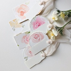 SEGNAPOSTO dipinto a mano ROSE- con tag per il nome e nastro