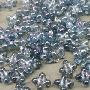 Perle di vetro ceche a forma di fiore con foro centrale 4 x 7 mm confezione da 30 - Grigio traslucido