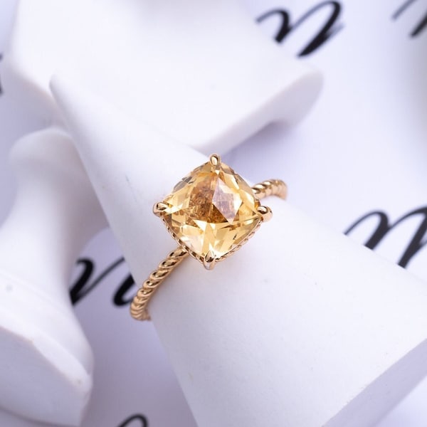 Princess Cut Citrine Ring, Solitaire Gold Citrine Statement Ring,Minimalist Birthstone Cocktail Ring for Mom/Grandma,Engagement Crystal Ring