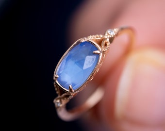 Bague quartz bleu, bague minimaliste en cristal bleu, bague quotidienne simple délicate, bague or vermeil, bague cocktail solitaire, cadeau élégant