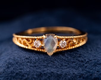 Victorian Labradorite Ring-Vintage Style Gemstone Ring-Delicate Royal Band-Dainty Filigree Ring for Her-Birthday Anniversary Grandma Gift