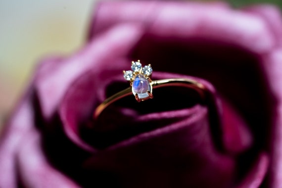 Dainty Princess Blue Moonstone Crown Ring-Silver Delicate Round Natural Gemstone Crystal Promise Ring Anniversary Princess Ring Grandma/ Mom Joyería Anillos Solitarios 