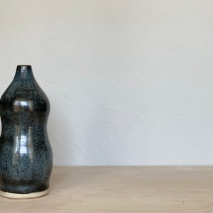 Vaso alto a forma di bocciolo di pietra filosofale n. 1