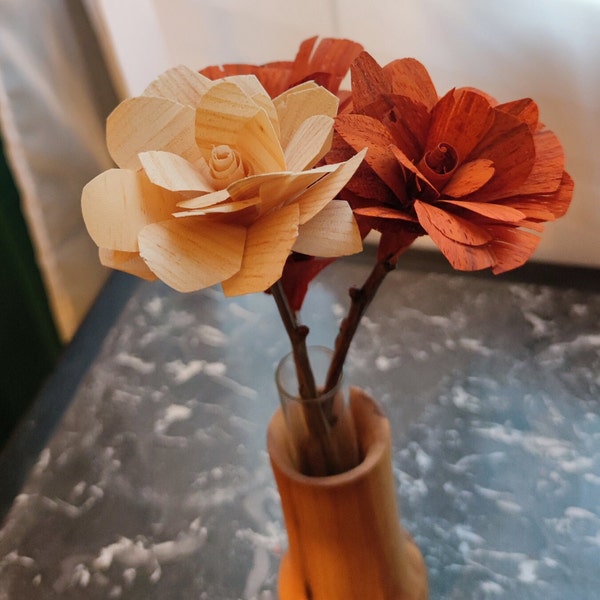 Fleur en bois - Cadeau unique pour la Saint Valentin ou la fête des Mères - Fait main en France