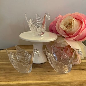 12 Figurina di cigno / Ciondolo di plastica a forma di cigno / Accessorio a forma di cigno / Tazza da dessert a forma di cigno / Bomboniera a forma di cigno