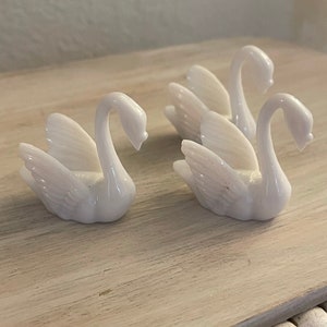 12 Mini Swan Figurine / Plastic Swan Charm / Swan Accessory