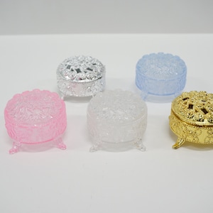 2 Inch Trinket Box for Cake pops or Chocolate Covered Ores / Gold Plastic Favor Box / Gold Pedastals