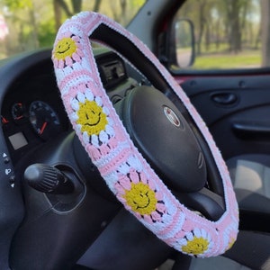 Daisy smile steering wheel cover for teens Cute car accessories Popular right now Aesthetic pink car decor Ukraine seller's