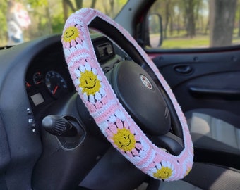 Daisy smile steering wheel cover for teens Cute car accessories Popular right now Aesthetic pink car decor Ukraine seller's