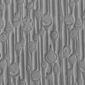 Könnte beinhalten: Ein grauer und weißer strukturierter Hintergrund mit einem sich wiederholenden Muster aus verschiedenen Formen und Designs. Die Formen erinnern an Ornamente oder Weihnachtsdekorationen.