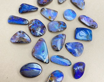 Zierliche Lila Boulder Opale, Australische Opale, Opal für Ringe
