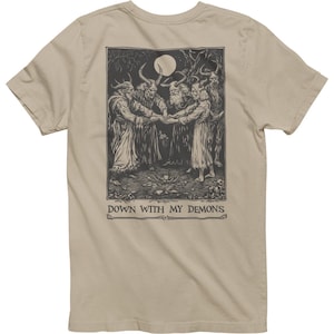 Down With My Demons T-Shirt - Rückendruck Back-Print Gothic Design - Mental Health Awareness Selbstakzeptanz - Dark Art Goth Aesthetic