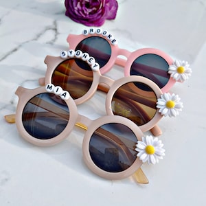 Kids sunglasses|Personalized kids gift. Daisy Girl Name Sunglasses|Baby,Toddlers| Kids gift / with Leather case .