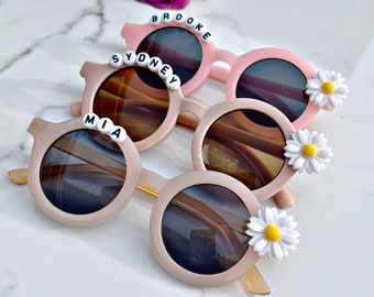 Girls Personalized name Daisy Sunglasses: Toddler gift Baby gift Girl Birthday gift flower girl Toddler personalized gift Kid gift with name