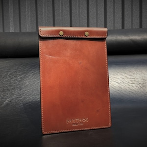 Menue-Klemmbretthülle mit Prägung - Restaurant Menu Folder, Menueboard, Menükarte aus Leder, Menühülle Custom