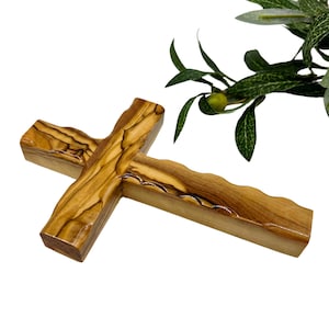 Cruz de pared de madera de olivo - Cruces de Tierra Santa de Belén Box