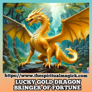 Może przedstawiać: Złoty smok z rozpostartymi skrzydłami, stojący na skale w bujnym zielonym lesie. Smok ma czerwone oczy i groźny wyraz twarzy. Pod obrazem znajduje się tekst "LUCKY GOLD DRAGON BRINGER OF FORTUNE".
