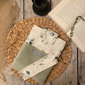 Couverture de livre en tissu, couverture de livre en toile • sac de livre cadeau, sac de livre rembourré, couverture Kindle, marque-page, pochette de livre en eucalyptus, sac en cordon