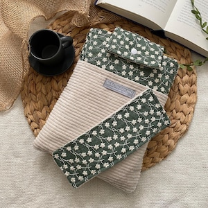 Bestickt Buchhülle Stoff Bücherhülle Canvas • Buchtasche Blumen Geschenk Buch Büchertasche • Kidle Hülle Lesezeichen Eukalyptus Booksleeve