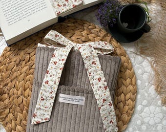 Capa de livro em cordão com laço bege, ideia de presente para amantes de livros, capa para Kindle, bolsa acolchoada para livros, laço de fita em tom natural