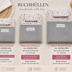 Drei Buchhüllen in den Größen Mini, Midi und Maxi aus grauem Cordstoff mit einer floral gemusterten Klappe und Druckknopfverschluss. Jede Hülle hat ein weißes Etikett mit der Aufschrift SWEETWOLLLUST. Die Maße sind in Zentimetern angegeben.
