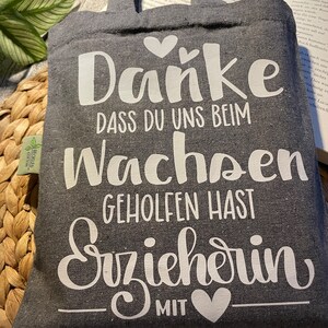 Erzieher Abschiedsgeschenk personalisiert Geschenkidee Bücherhülle Bücherbeutel Erzieherin mit Herz Bild 3