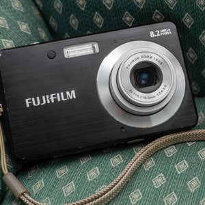 Field Tested Fujifilm Finepix J10 Megapixel Super CCD 3x Zoom