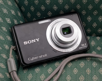Sony Cyber-shot DSC-W180: Kompaktowy aparat cyfrowy retro z matrycą CCD 10,1 MP i 3-krotnym zoomem, przetestowany