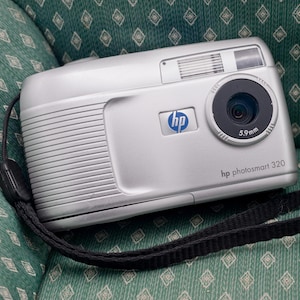 Field Tested HP Photosmart 320 2.1 Megapixel CCD Prime Lens Retro Digicam