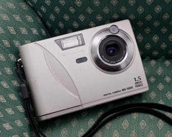 Fujifilm MX-1500: 1999 1.5 Megapixel CCD Prime Lens Compact Y2K Retro Digicam