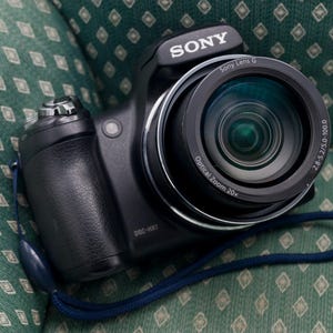 Field Tested Sony Cyber-shot DSC-HX1 9.1 Megapixel CCD 20x Zoom Bridge Retro Digicam