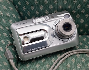 富士フイルム Finepix A340：4MP CCD 3倍ズーム レトロ Y2K デジカメ、動作確認済み