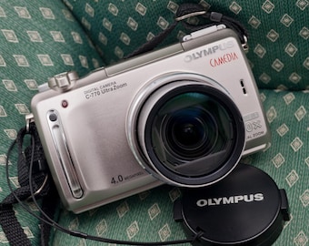 Olympus Camedia C-770: Câmera digital retrô com zoom ultra de 10x e sensor CCD de 4.0 megapixels, testada.