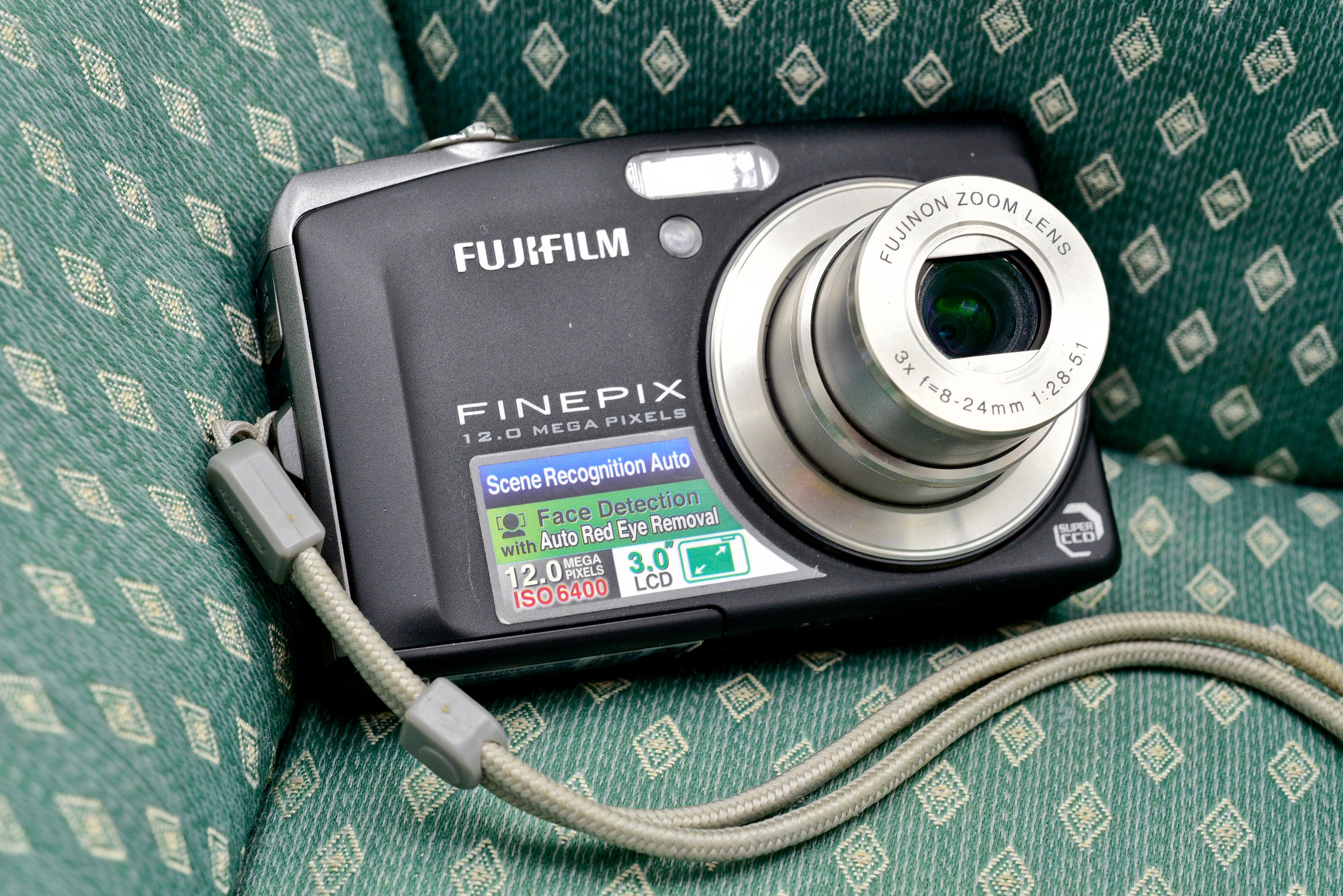Fujifilm FinePix F60fd 12.0メガピクセル Amazon | Fujifilm FinePix F60fd 12MP デジタルカメラ 3倍光学