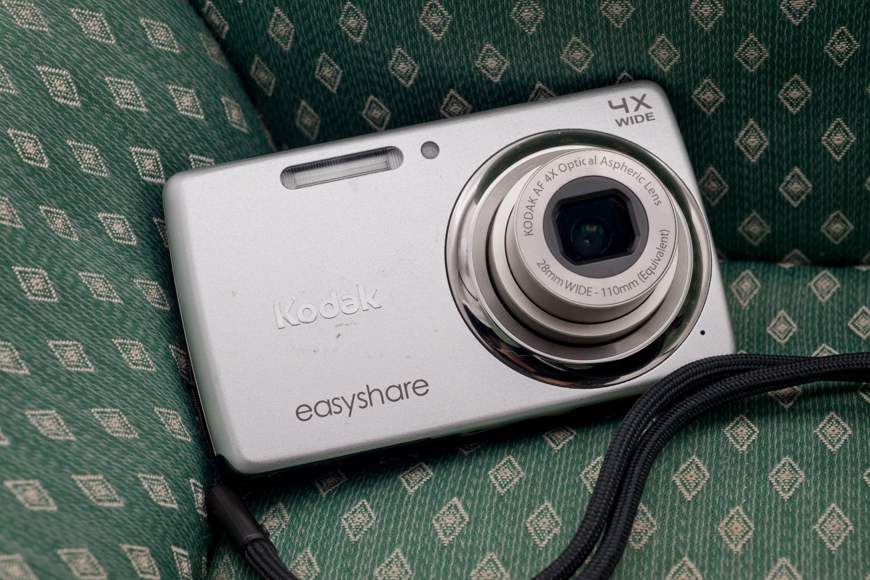 Kodak M532 EasyShare Digital Camera 0 4x Megapixel and Card 
