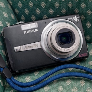 Field Tested Fujifilm Finepix F480 8.1 Megapixel CCD 4x Zoom Retro Compact Digicam