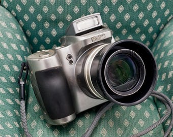 Kodak EasyShare Z740: Câmera digital retrô compacta de 5.0 megapixels com lente zoom de 10x, testada.