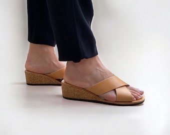 Sandales compensées pour femme Sandales en cuir à plateforme pour une marche confortable Semelle en cuir souple en cuir véritable Fabriquée en Grèce