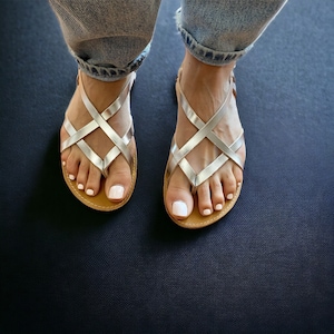 Silberne Sandalen Damen Ledersandalen Made in Griechenland Riemensandalen Slingback-Sandalen Geschenk für Frauen Bild 1