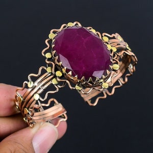Ruby manchetarmband koperdraad gewikkeld armband handgemaakte verstelbare manchet edelsteen armband koperdraad gewikkeld sieraden bruiloft en verjaardagscadeau