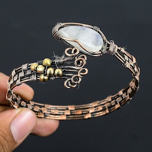 Flashy Moonstone Bracelet, Natural Rainbow Moonstone Copper Wire Wrapped Cuff Bracelet, Handmade Jewelry Gift For Wedding, B Day & Christmas