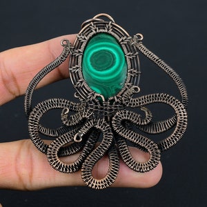 Colgante de malaquita de pulpo, colgante de malaquita natural envuelto en alambre de cobre, joyería de malaquita auténtica, regalo único para mamá, esposa y hermana.